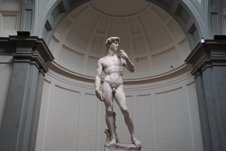 ダビデ像は両手に何を持っているの アカデミア美術館の予約の有無など いろのたび 世界一周